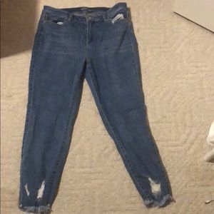 I am selling another wonderful pair of jeans